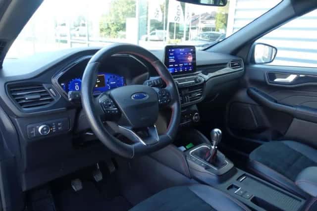 Ford Kuga (2021) thumbnail 3