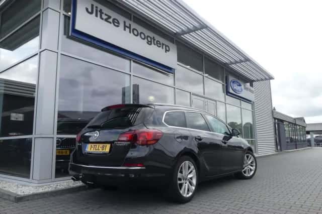 Opel Astra (2014) thumbnail 2