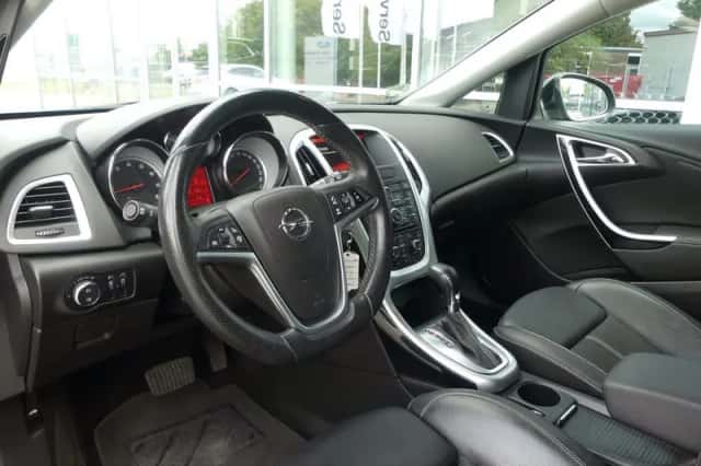 Opel Astra (2014) thumbnail 3