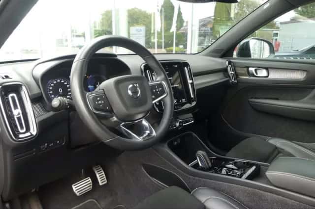 Volvo XC40 (2021) thumbnail 3