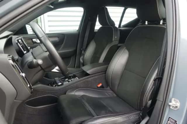 Volvo XC40 (2021) thumbnail 4