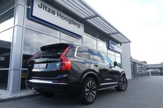 Volvo XC90 (2023) thumbnail 2