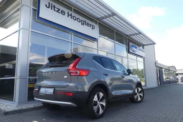Volvo XC40 (2022) thumbnail 2