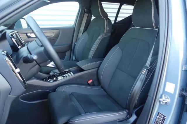 Volvo XC40 (2022) thumbnail 4