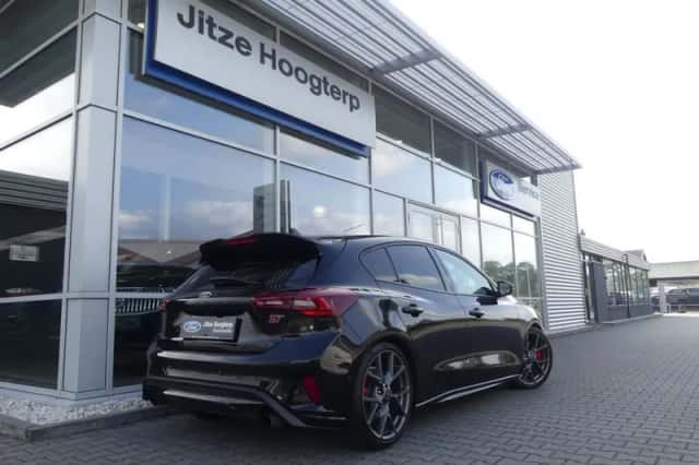 Ford Focus (2022) thumbnail 2