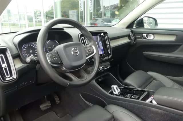 Volvo XC40 (2020) thumbnail 3