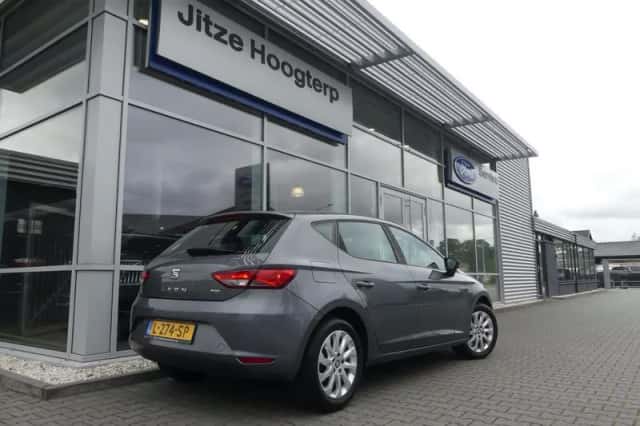 SEAT Leon (2015) thumbnail 2