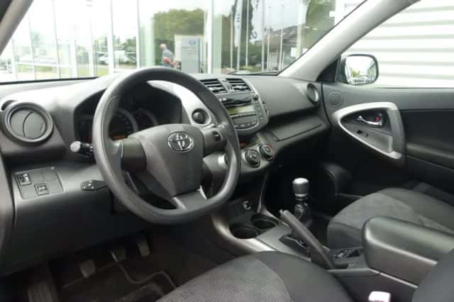 Toyota RAV4 (2009) thumbnail 3