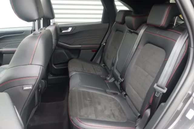 Ford Kuga (2022) thumbnail 5