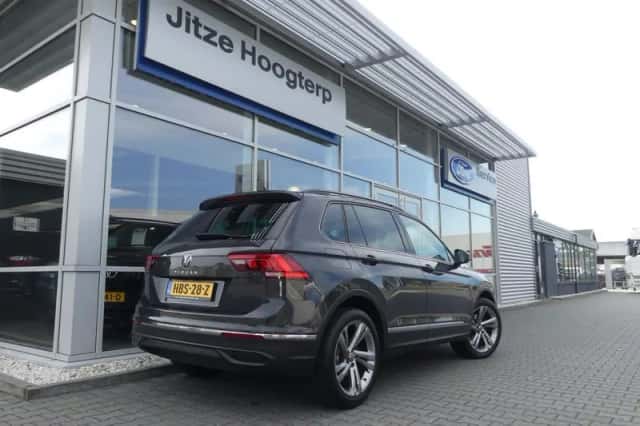 Volkswagen Tiguan (2021) thumbnail 2