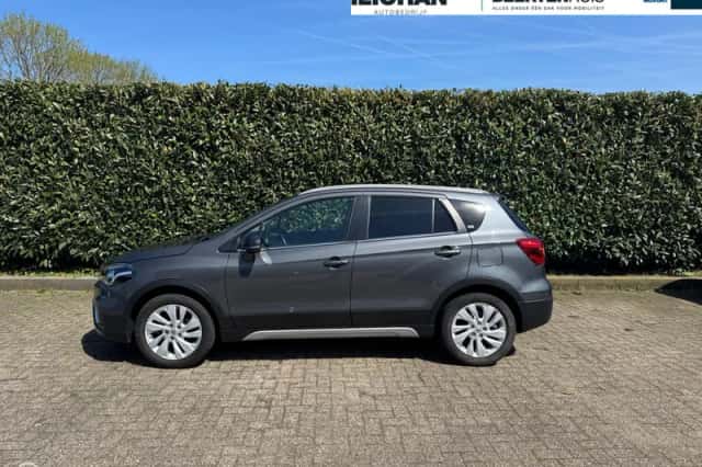 Suzuki S-Cross (2018) thumbnail 2