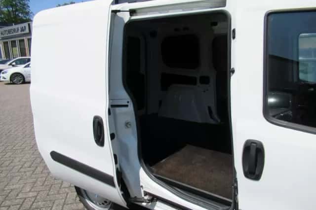 Opel Combo (2015) thumbnail 6