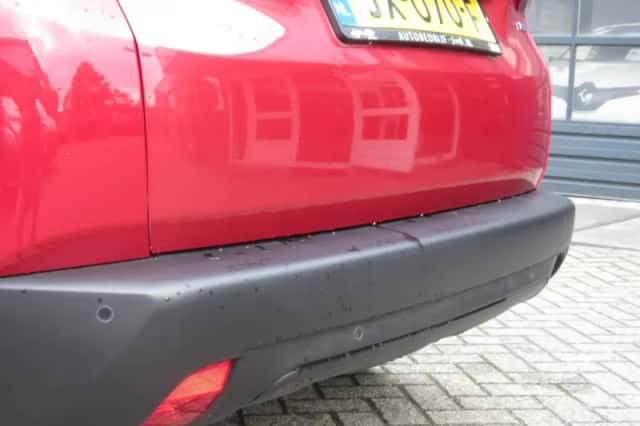 Peugeot 2008 (2016) thumbnail 5
