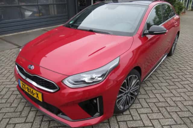 Kia ProCeed (2019) thumbnail 2