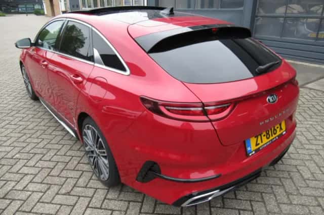 Kia ProCeed (2019) thumbnail 6
