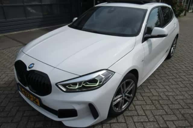 BMW 1-Serie (2021) thumbnail 2
