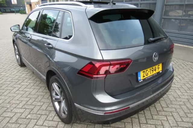 Volkswagen Tiguan (2019) thumbnail 4