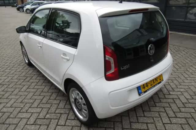 Volkswagen Up! (2013) thumbnail 3