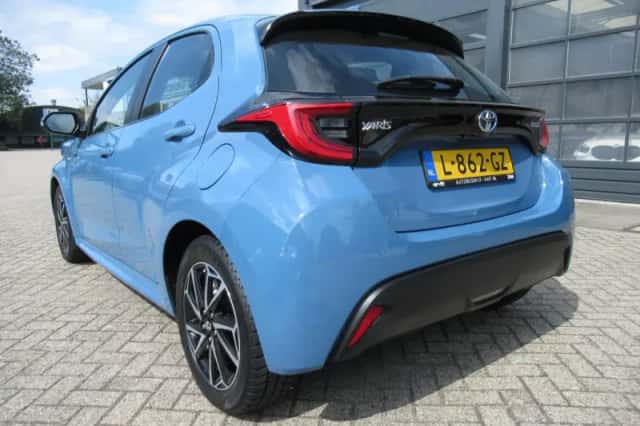Toyota Yaris (2021) thumbnail 4