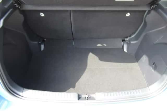Toyota Yaris (2021) thumbnail 5