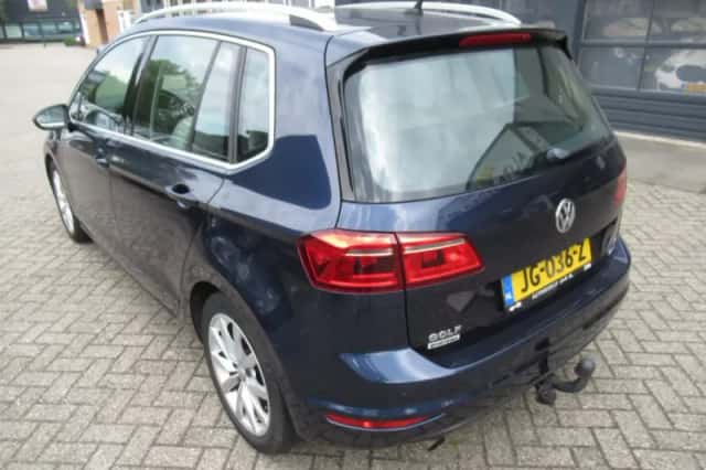 Volkswagen Golf Sportsvan (2016) thumbnail 3