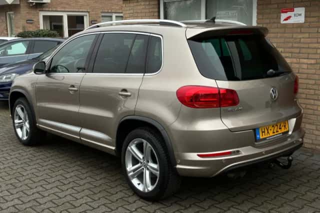Volkswagen Tiguan (2016) thumbnail 4