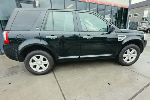 Land Rover Freelander (2011) thumbnail 6