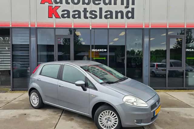 Fiat Grande Punto (2007) thumbnail 2
