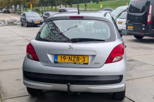 Peugeot 207 (2011) thumbnail 5