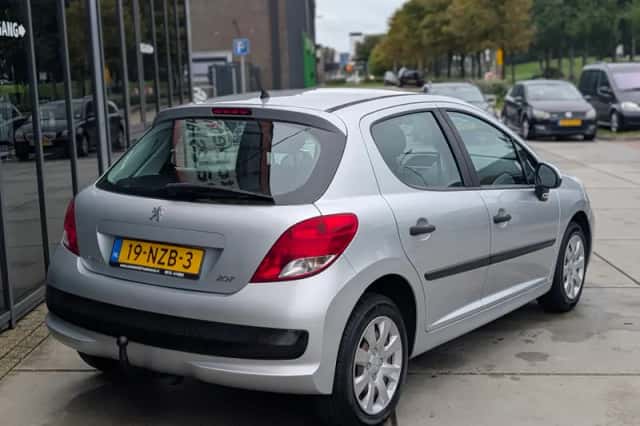 Peugeot 207 (2011) thumbnail 6