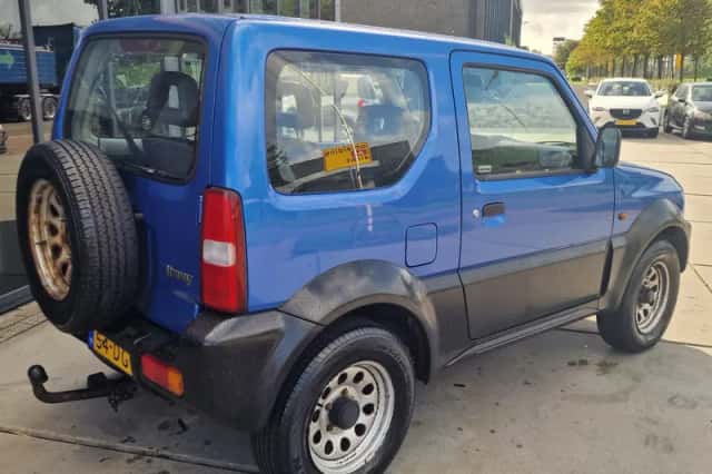Suzuki Jimny (1999) thumbnail 3