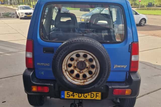 Suzuki Jimny (1999) thumbnail 4