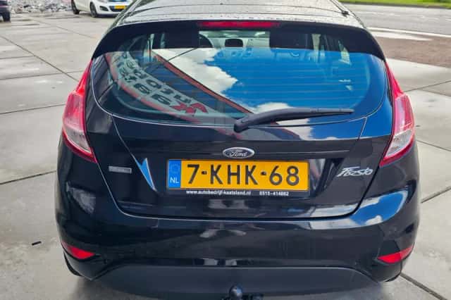 Ford Fiesta (2013) thumbnail 4