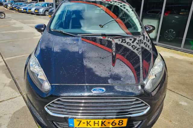 Ford Fiesta (2013) thumbnail 5