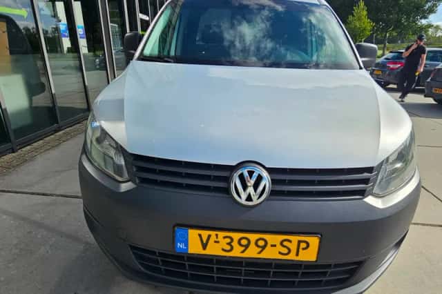 Volkswagen Caddy (2013) thumbnail 3