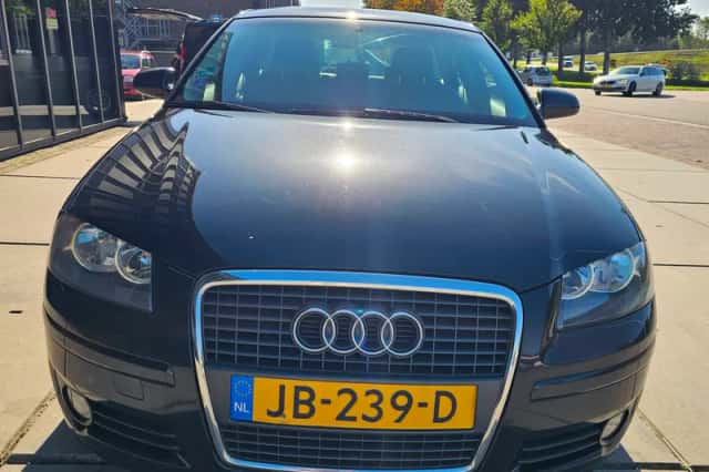 Audi A3 (2005) thumbnail 4