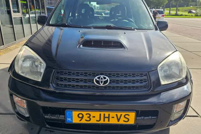 Toyota RAV4 (2002) thumbnail 3