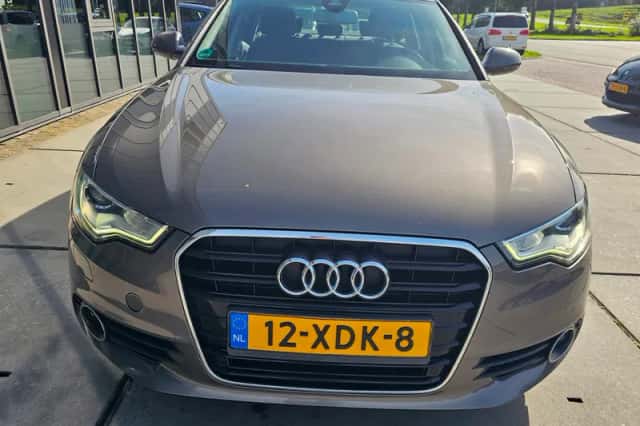 Audi A6 (2012) thumbnail 3