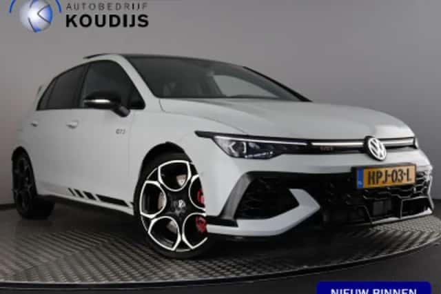 Volkswagen Golf (2025) thumbnail 1