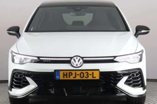 Volkswagen Golf (2025) thumbnail 4