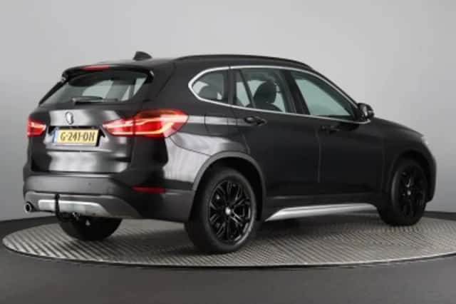 BMW X1 (2018) thumbnail 2