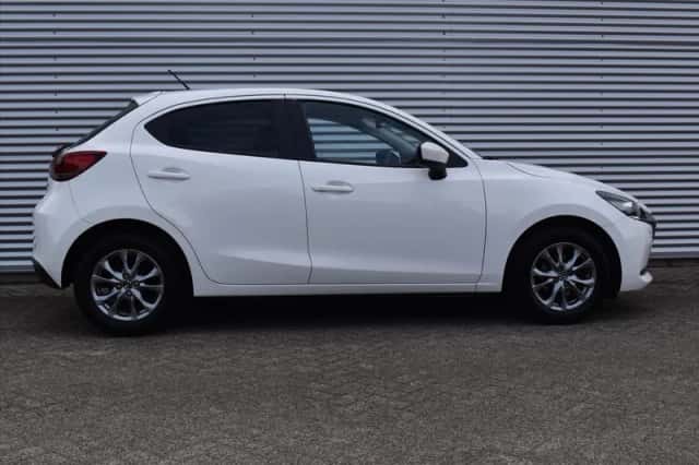 Mazda 2 (2023) thumbnail 3