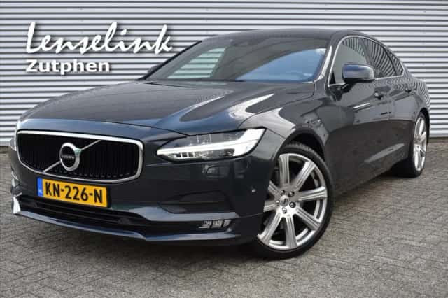 Volvo S90 (2016) thumbnail 1