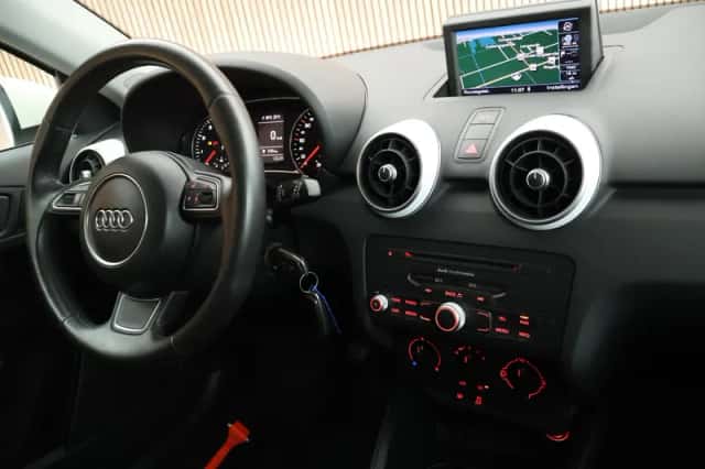Audi A1 (2013) thumbnail 3