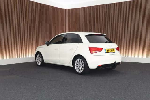 Audi A1 (2013) thumbnail 6