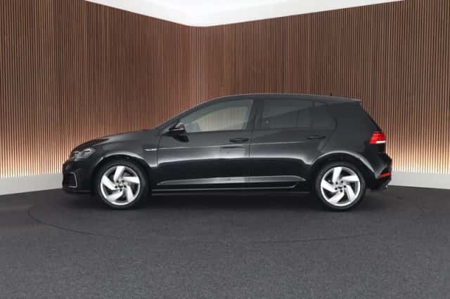 Volkswagen Golf (2017) thumbnail 6