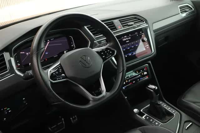 Volkswagen Tiguan (2023) thumbnail 3