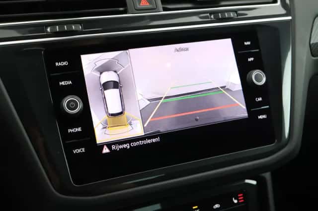Volkswagen Tiguan (2023) thumbnail 5