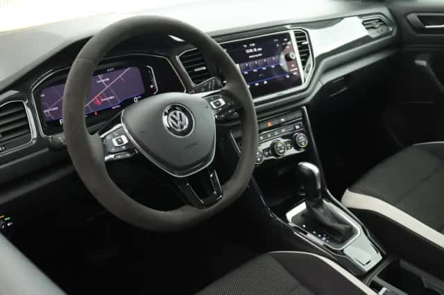 Volkswagen T-Roc (2020) thumbnail 3