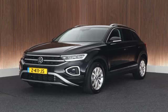 Volkswagen T-Roc (2023) thumbnail 1